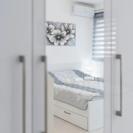 Crnjanski Paun L 雅戈丁那